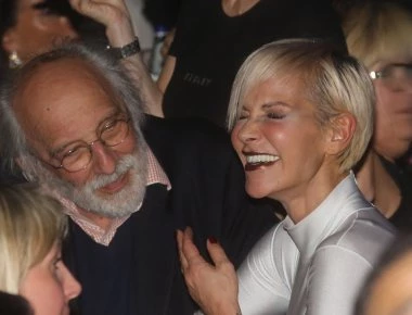 Χαμός στα μπουζούκια με Καλογρίδη, Λυκουρέζο και φωτογράφο! «Σταμάτα να τραβάς και Φύγε τώρα από το μαγαζί!»